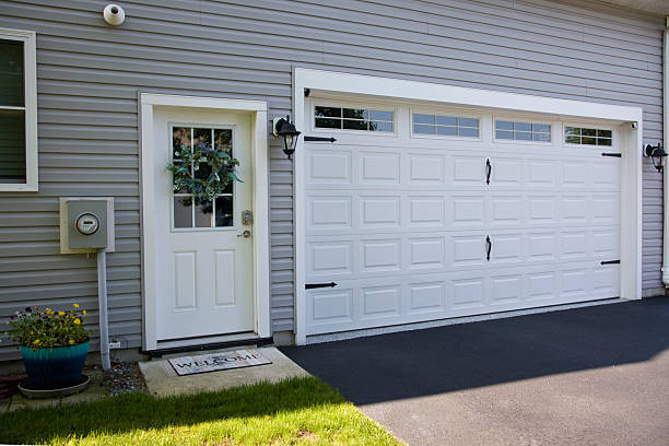 24/7 Emergency Garage Door Panel Replacement experts in Belmont, PA